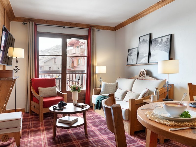 Suite hôtelière 2 personnes - Piscine vue Mont Blanc extérieure - Sans balcon  - Pierre & Vacances Résidence premium Arc 1950 Le Village - Les Arcs 1950
