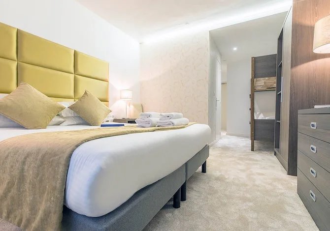 Superior Quadruple Room with half board: 2 adults and 2 children under 12 years - Hôtel Madame Vacances Courchevel Olympic 2* - Courchevel 1850