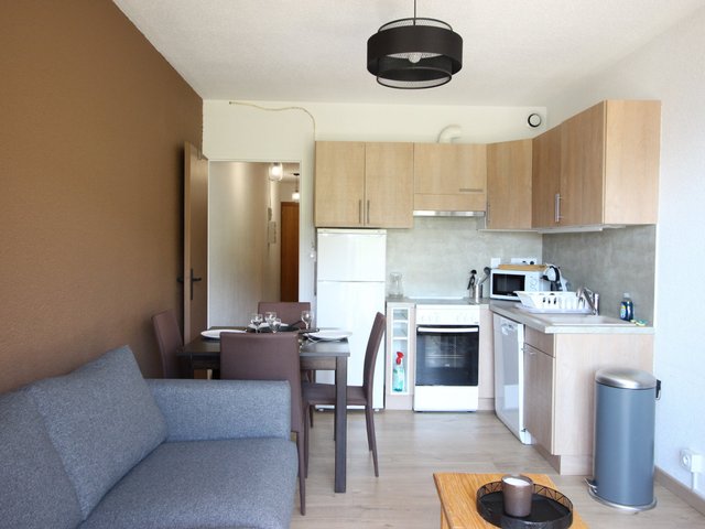 Récent T2 lumineux pour 6, au pied des pistes avec balcon sud et parking, Chamrousse Recoin FR-1-340 - Chamrousse