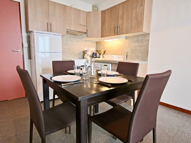 Récent T2 lumineux pour 6, au pied des pistes avec balcon sud et parking, Chamrousse Recoin FR-1-340 - Chamrousse