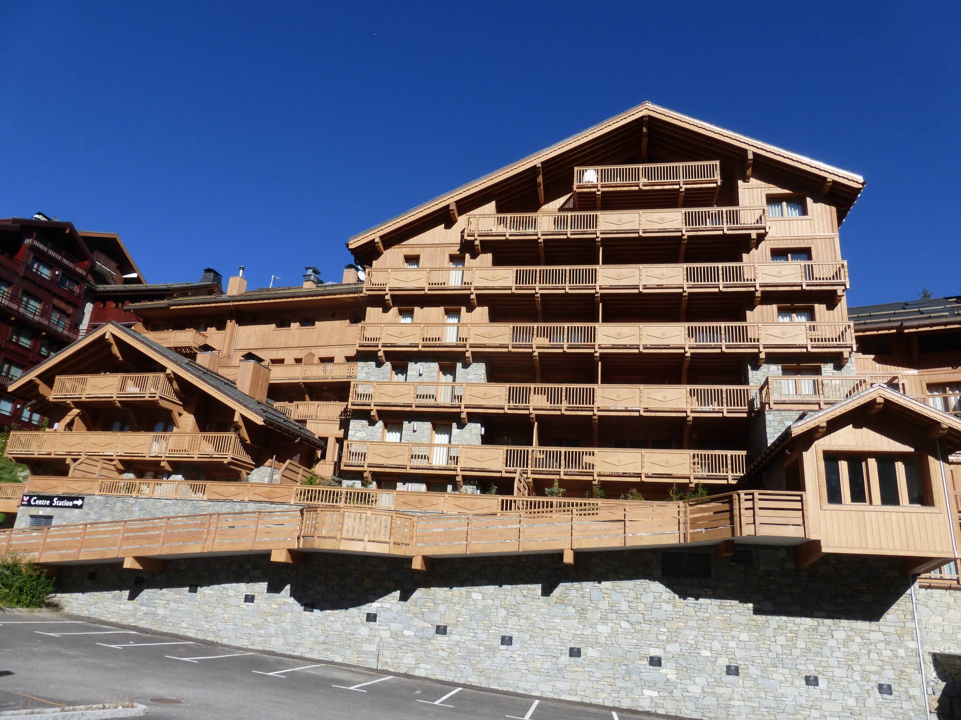 https://d1wek41qnoimq7.cloudfront.net/product/93517/W/O/appartements-la-suite-21c8151f.jpg